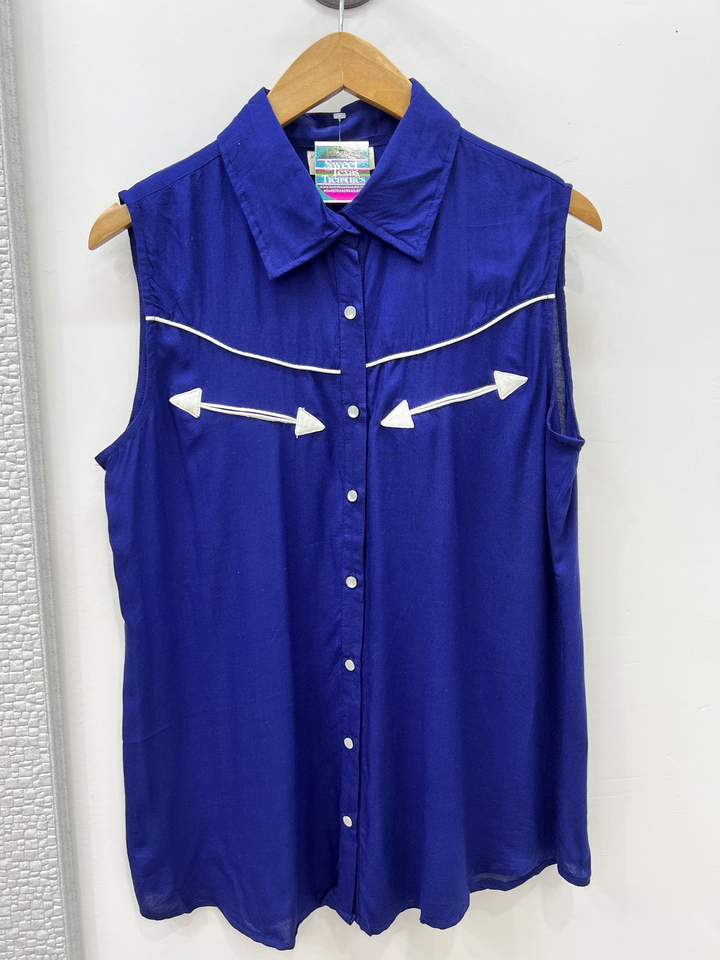 Arrow Squared Sleeveless Top