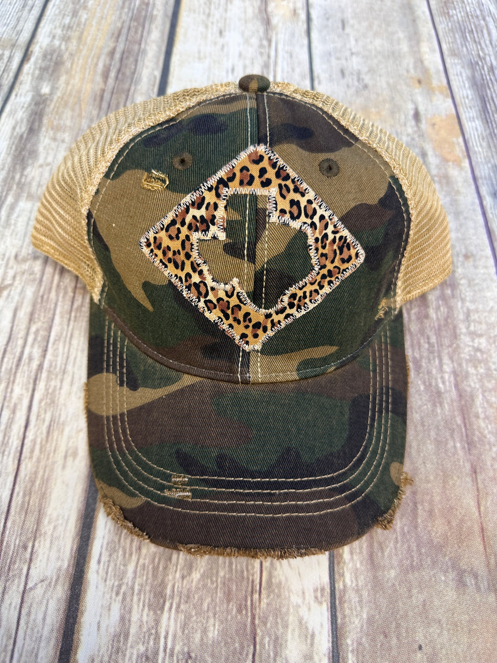 NEW SOUTH TEXAS TREASURES women\'s leopard trucker cap in black with yellow Black Trucker Hat w/ Yellow Leopard Prints – Noor Blvd main image 3