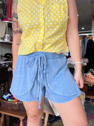 Mineral Wash Tulip Hem Skort [Blue]