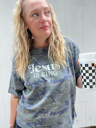 Jesus is King Tee/Pullover