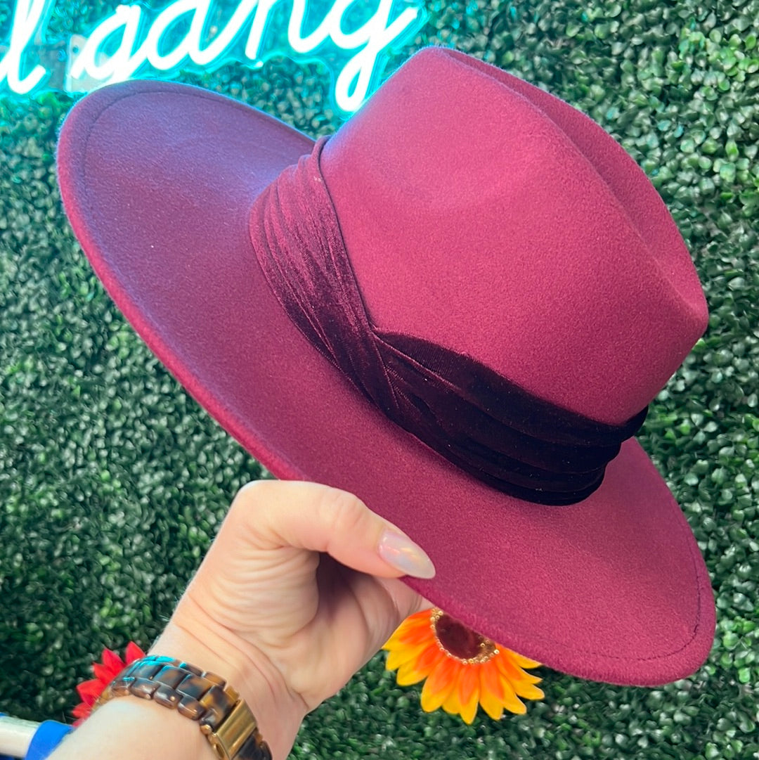 Velveteen Habit Felt Fashion Hat [2 Colors]